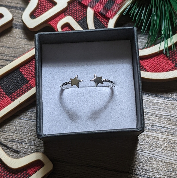 Silver Opened Star Ring - Picture 2 of 3
